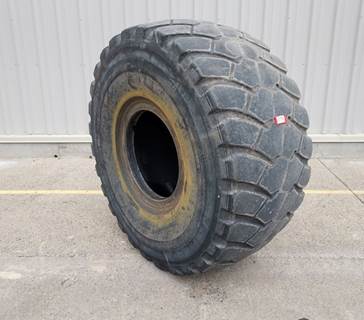 Caterpillar Tire 70-0550 for a CAT