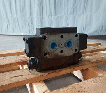 Caterpillar Valve 1990504 for a CAT