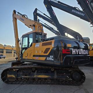 Hyundai HX220ALR Excavator