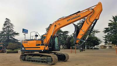 Hyundai HX220L Excavator