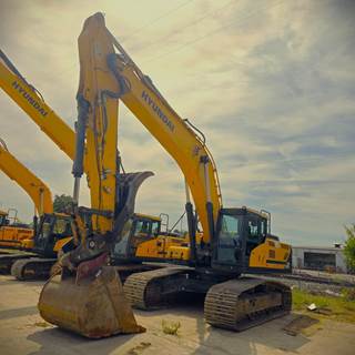 Hyundai HX380L Excavator