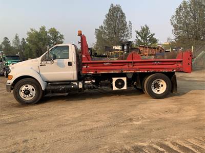 Ford F-750 XL Single Axle Dump Truck - Cummins, Automatic