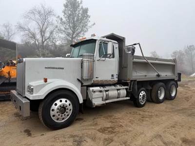 Western Star 4900EX Tri Axle Dump Truck - Detroit 560HP, 18 Speed Manual