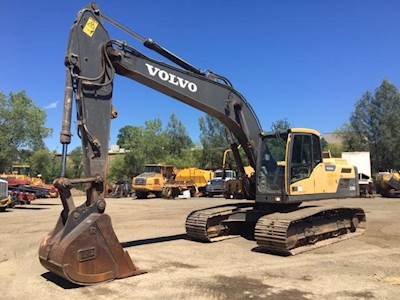 Volvo EC220DL Excavator