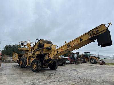 Weiler E1250A Asphalt Remixing Transfer Vehicle