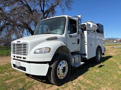 Freightliner M2 106 Mechanic / Service Truck - Cummins, 350HP, 10 Speed Manual