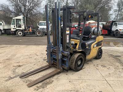 Caterpillar GP30N Pneumatic Tire Forklift