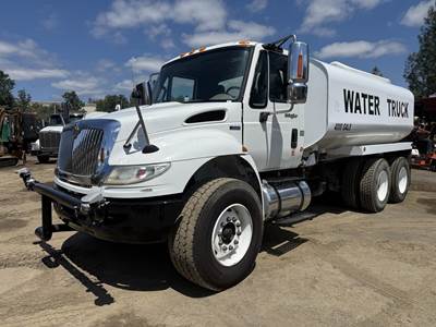 International DuraStar 4400 Water Truck