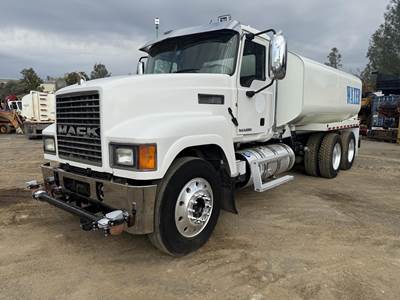 Mack Pinnacle CHU613 4000 Gallon Water Truck - 505HP, Automatic