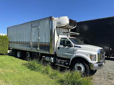 Ford F-750 Box Truck - Automatic, Liftgate