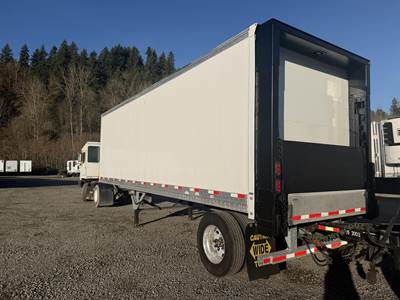 Hyundai 28 ft Dry Van Trailer - Roll up Door, Spring, Liftgate, Single Axle, Fixed Axle