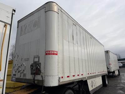 Wabash DuraPlate 28 ft Dry Van Trailer - Roll up Door, Spring, Single Axle, Fixed Axle