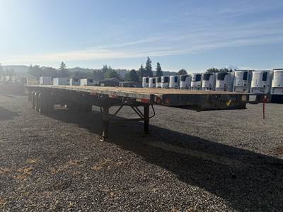 THRU-WAY ROADMASTER Flatbed Trailer