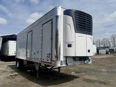 Hyundai 28x102 Single Axle Aluminum Pup Trailer - Air Ride, Fixed Axle