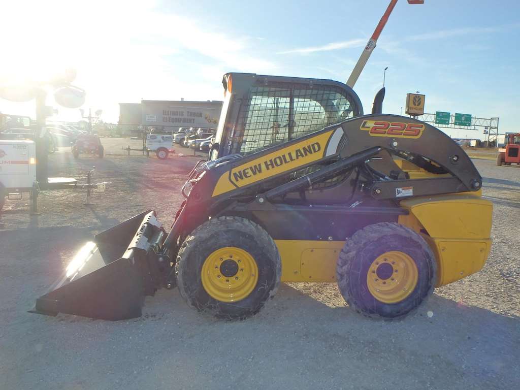 2015 New Holland L225 Skid Steer Loader For Sale, 199 Hours Morris