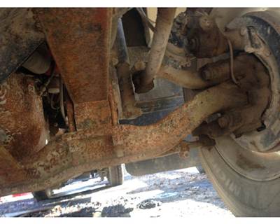Mack CHN613 Front Axle Assembly