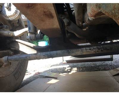 Mack CHN613 Front Axle Assembly