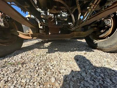 Rockwell CHU613 Front Axle Assembly