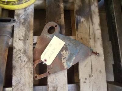 Cummins V903 Bracket