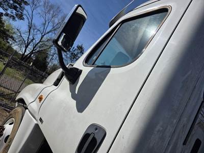 Freightliner Cascadia Front Door Assembly