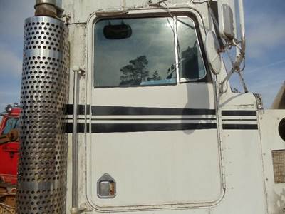 Kenworth T400B Right Front Door Assembly