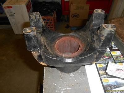 YOKE, EATON 1760, SPLINE CT: 54,  HALF ROUND