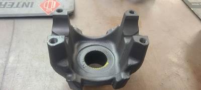 GOOD USED SPICER SPL170 END YOKE  170-4-1261-1X  MACK CRD92/93
39 SPLINE