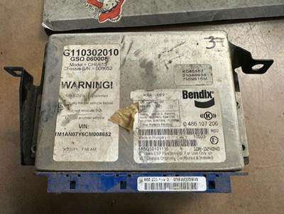 GOOD USED BENDIX ABS CONTROL MODULE # K040157   # 21389938  # 7MN515M