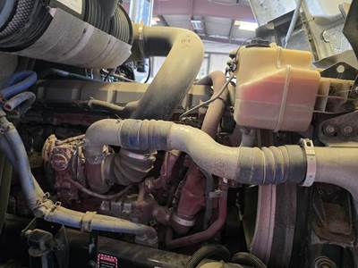 Mack Vision CXN613 Engine for a Mack CXN613
