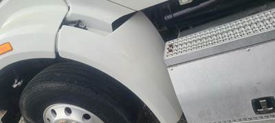 Peterbilt 567 Fender