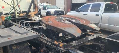 Jost Manual Fifth Wheel