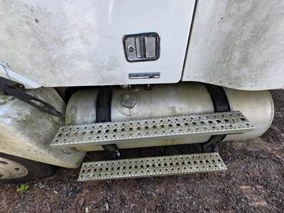 Freightliner Columbia 120 Fuel Tank