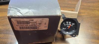 NEW SURPLUS INTERNATIONAL OIL GAUGE # 478675C1