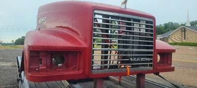 Mack CHN613 Hood