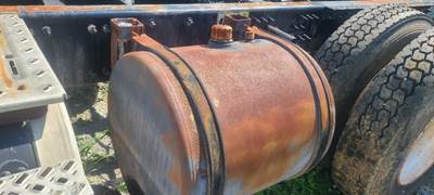 Mack Pinnacle CHU613 Hydraulic Tank / Reservoir for a Mack CHU613