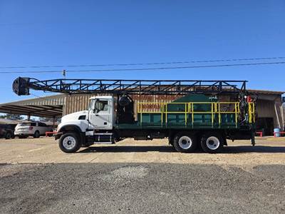 Mack Granite CV713 Truck