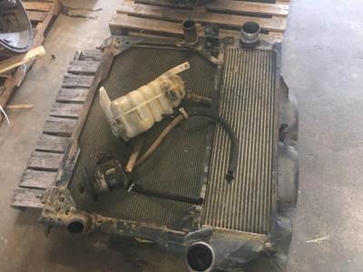 International 9400 i Radiator