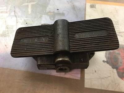 Good Used Ross Treadle Control Valve, PN# 3646A2001, Four 1/4" NPT Ports