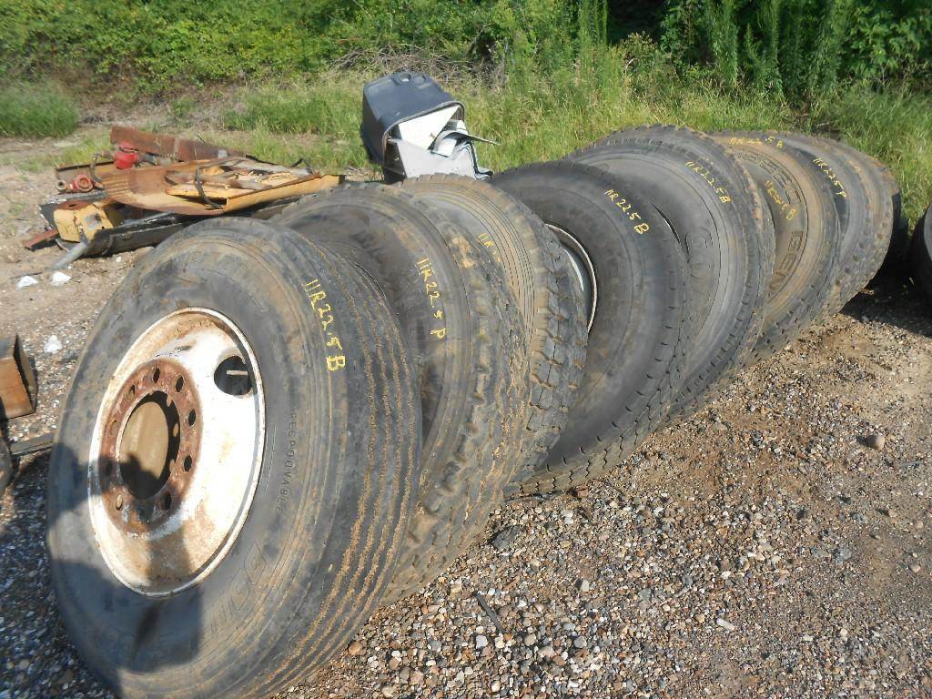 9999 Crane Carrier (CCC) RIG Tire & Rim for a Crane Carrier RIG For