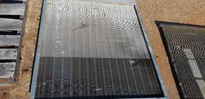 Good Used Hydraulic Oil Cooler 48"L X 3.5"W X 39.5" H
Female Pipe Thread 1-1/4"