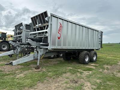 Fliegl ASW281 TAURUS FOX Forage Box