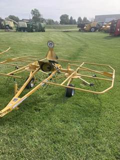 Vermeer TD100 Hay Tedder