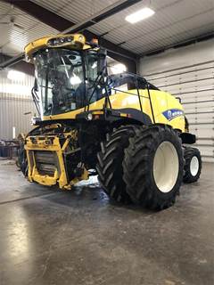 New Holland FR850 Self-Propelled Forage Harvester