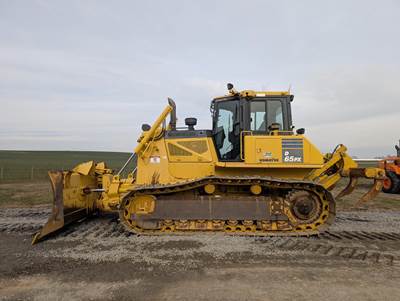Komatsu D65PX-17 Dozer