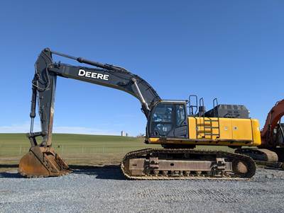 John Deere 470G LC Excavator