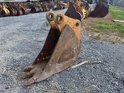 C&P 65 MM 18'' Bucket