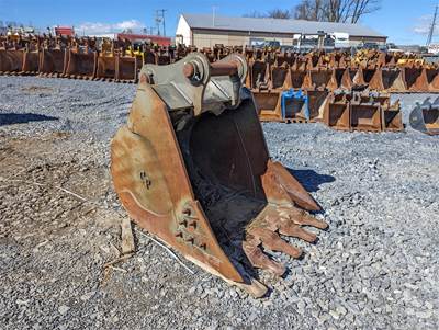 C&P VOLVOEC240B Bucket
