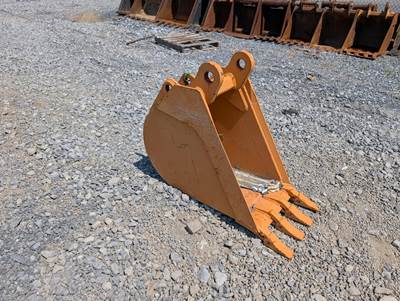 Case 84228960 Bucket