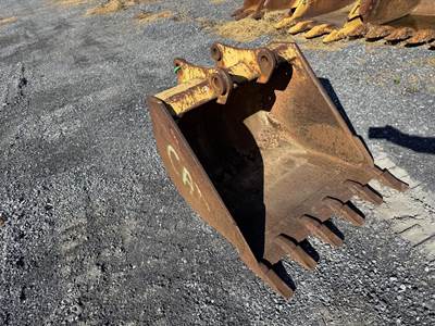 Caterpillar 36'' Bucket