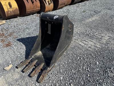 Central Fabricators 18'' WAIN-ROY Bucket